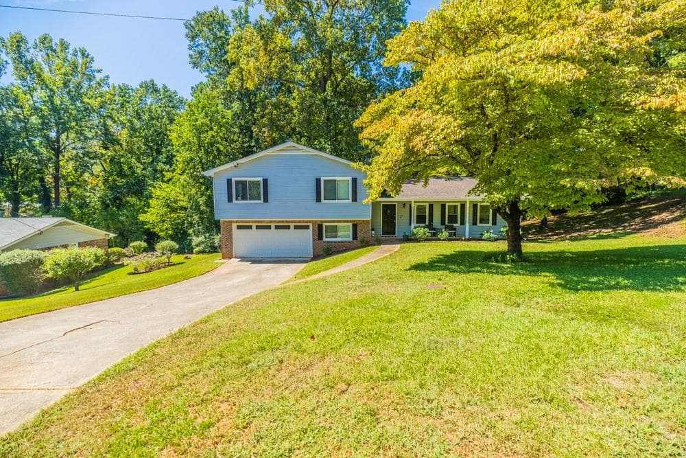 3 bedroom, 2 bathroom, 1,740 sq ft single family residence sold at 4230 Deerwood Parkway, Smyrna, GA 30082
