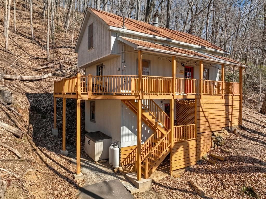 3 bedroom, 3 bathroom single family residence sold at 176 Lookout Ridge, Cleveland, GA 30528