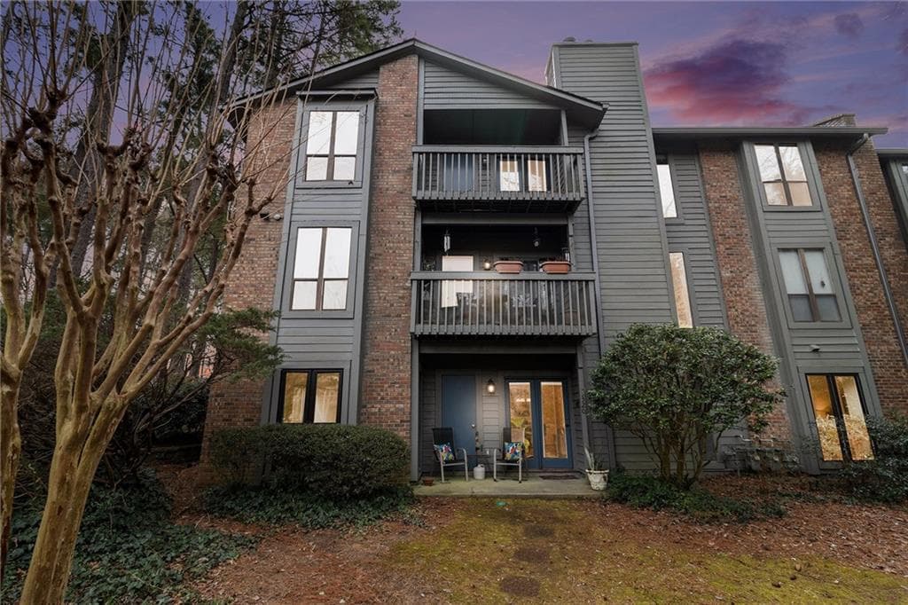2 bedroom, 2 bathroom condominium sold at 320 Tuxworth Circle, Decatur, GA 30033