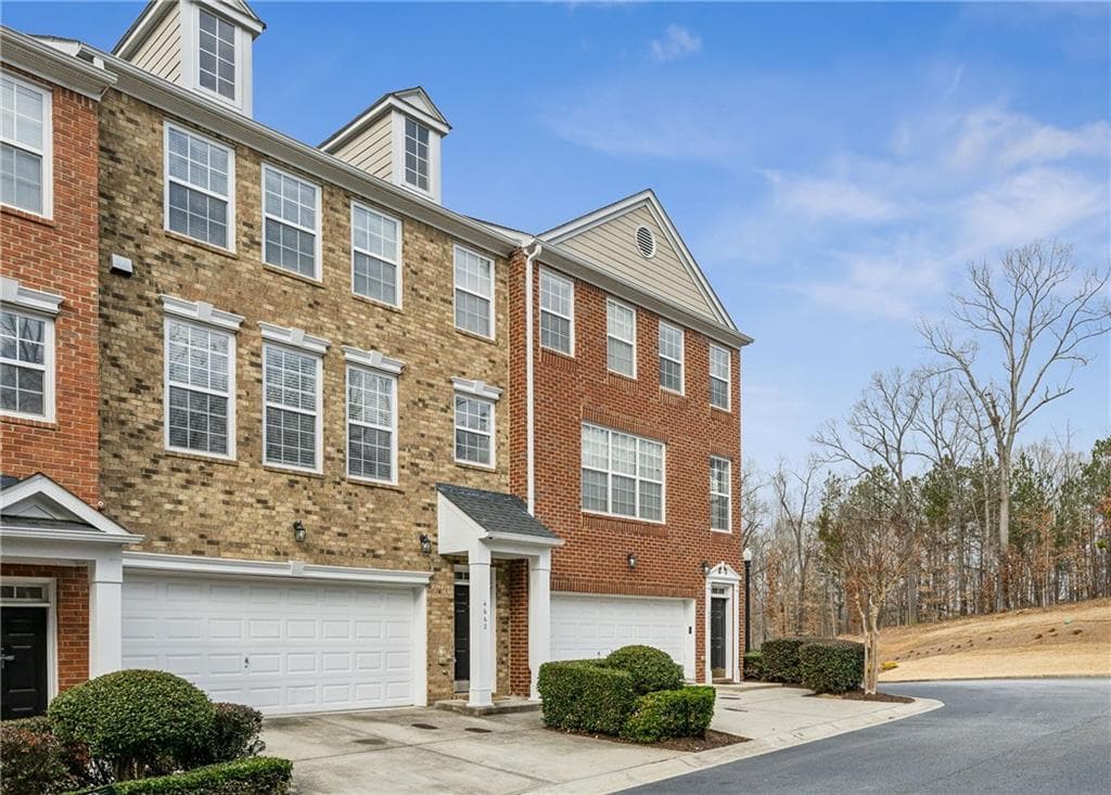 3 bedroom, 4 bathroom townhouse sold at 4662 Creekside Villas Way, Smyrna, GA 30082