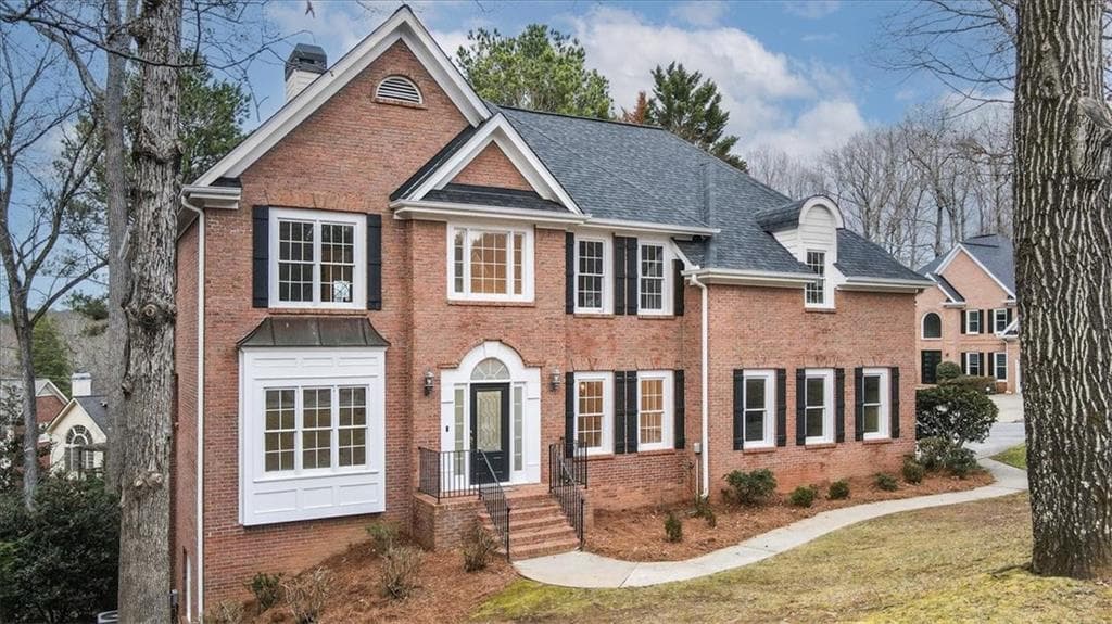 6 bedroom, 5 bathroom, 4,114 sq ft single family residence sold at 10440 Cranchester Way, Alpharetta, GA 30022