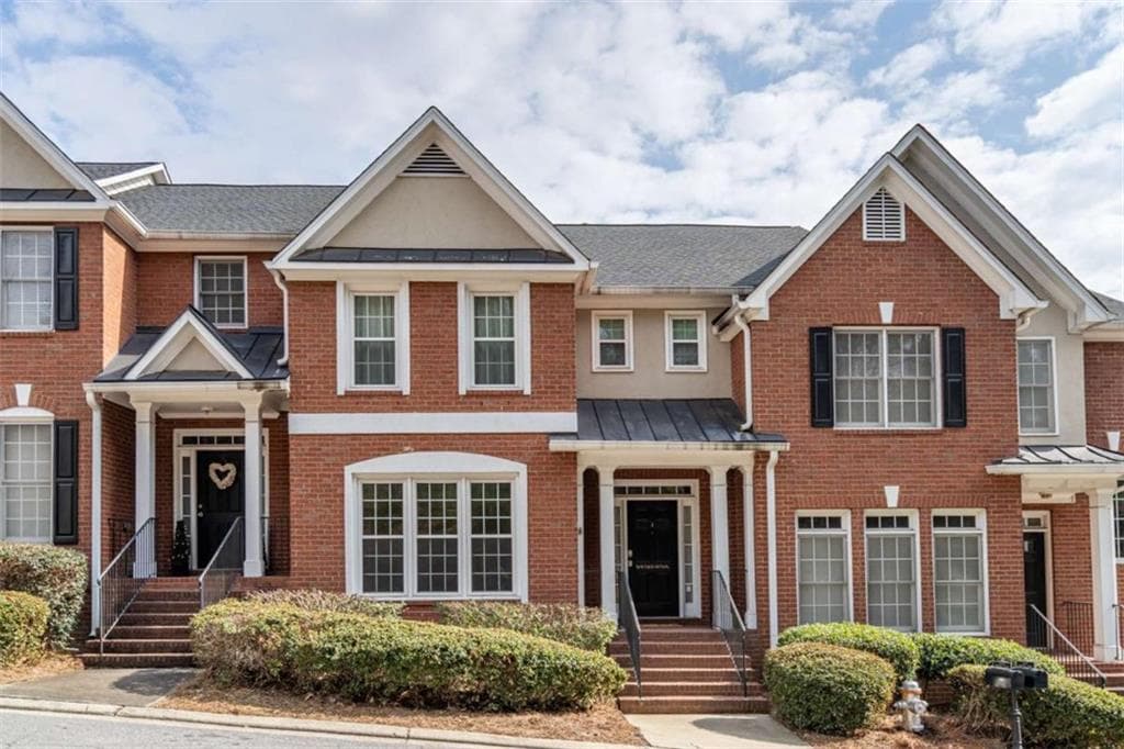 3 bedroom, 3 bathroom townhouse sold at 4779 Longcourt Drive 21, Atlanta, GA 30339
