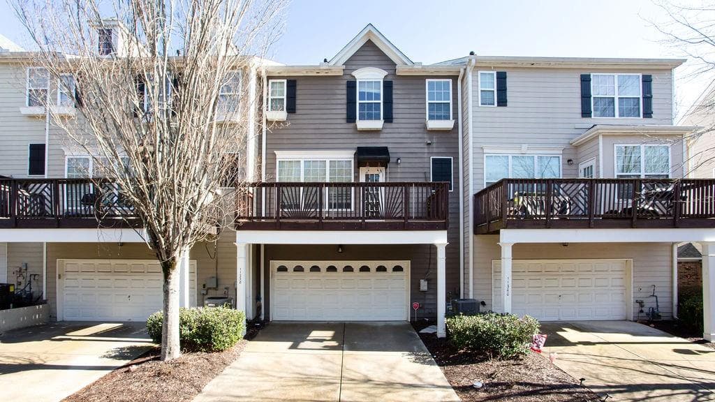 4 bedroom, 4 bathroom, 2,448 sq ft townhouse sold at 11338 Musette Circle, Alpharetta, GA 30009