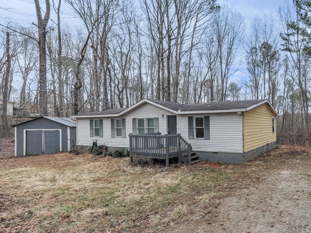 3 bedroom, 2 bathroom, 1,300 sq ft single family residence sold at 1010 Martin Lane, Canton, GA 30114