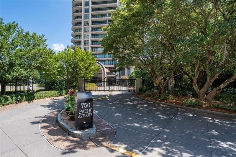 2 bedroom, 3 bathroom condominium sold at 750 Park Avenue 21E, Atlanta, GA 30326