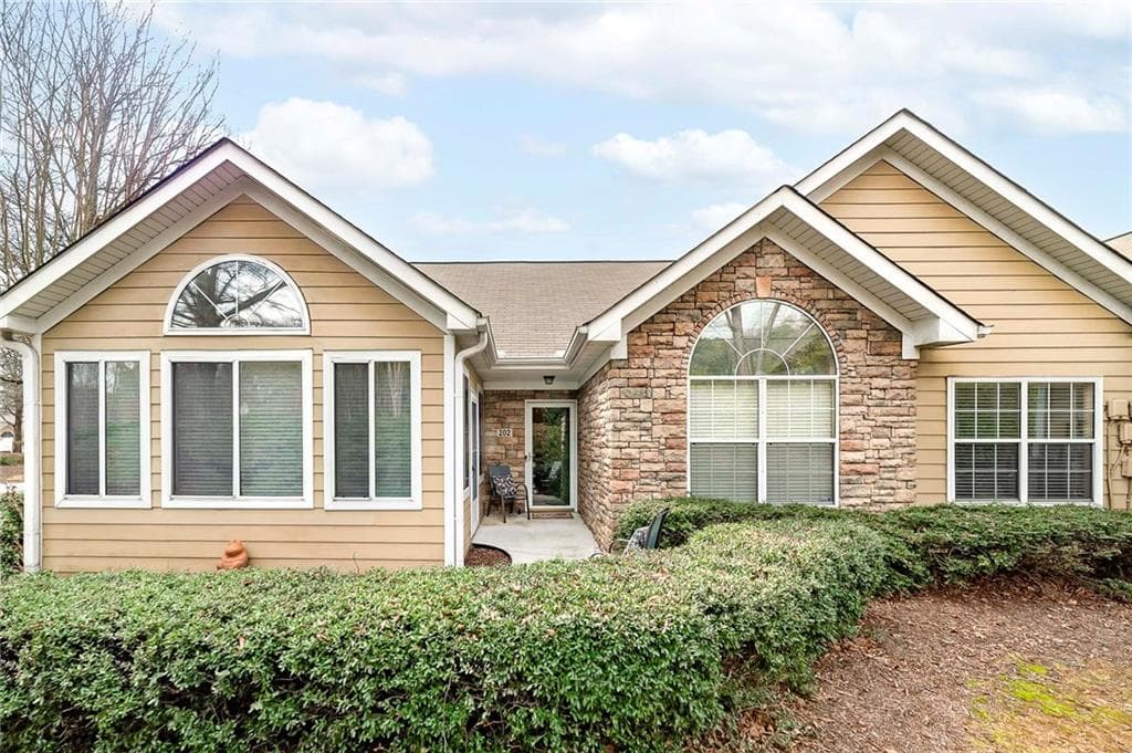3 bedroom, 2 bathroom condominium sold at 2191 Rockbridge Road 202, Stone Mountain, GA 30087