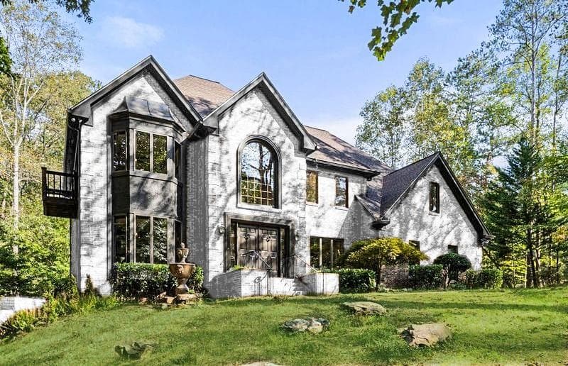 5 bedroom, 6 bathroom single family residence sold at 880 Cold Harbor Drive, Roswell, GA 30075