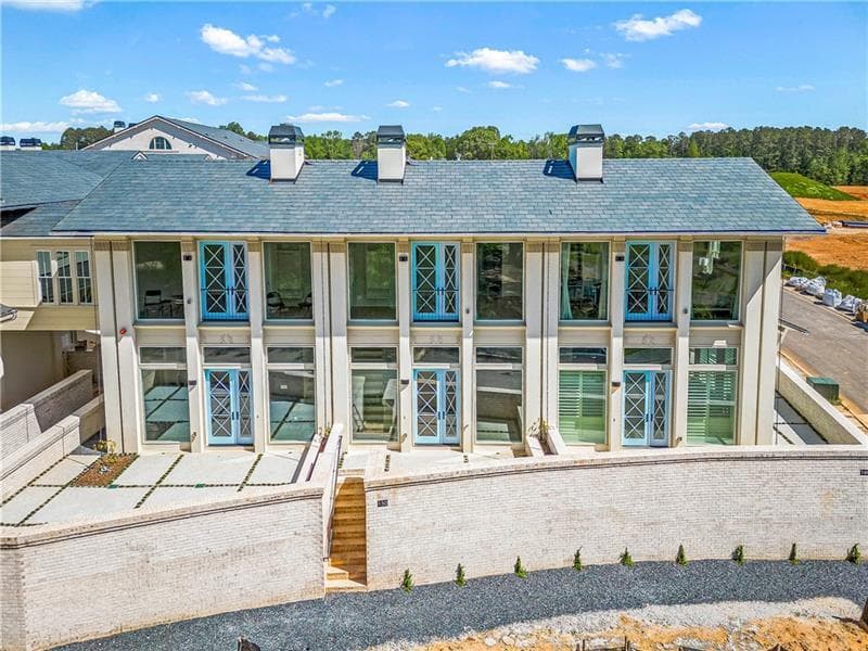 3 bedroom, 3 bathroom townhouse sold at 160 Rolison Way, Fayetteville, GA 30214