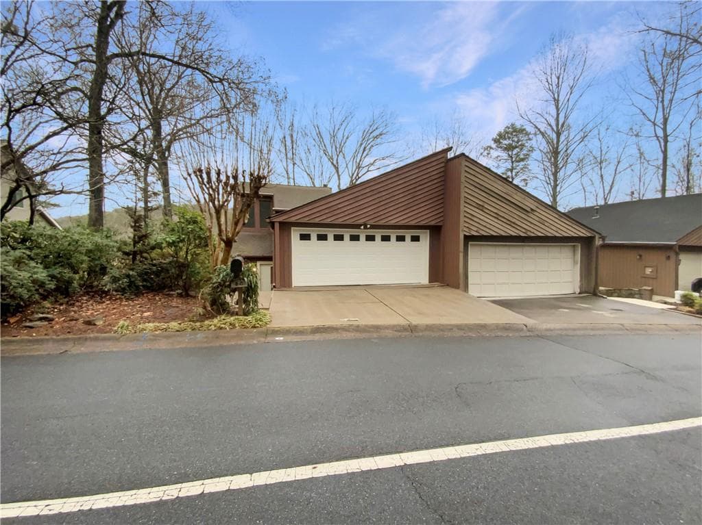 2 bedroom, 3 bathroom townhouse sold at 80 Colony Ridge Drive, Alpharetta, GA 30022