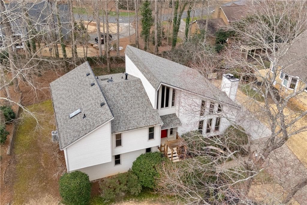 4 bedroom, 3 bathroom single family residence sold at 2667 Stonebrook Court, Roswell, GA 30075
