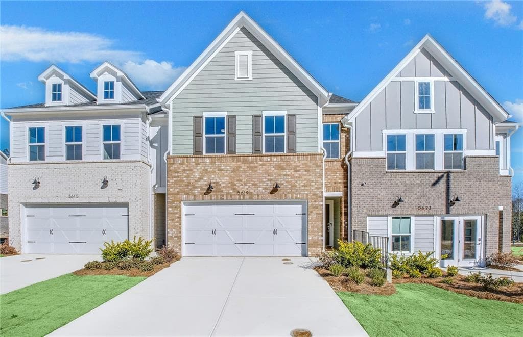 3 bedroom, 3 bathroom townhouse sold at 5619 Tillman Way, Powder Springs, GA 30127