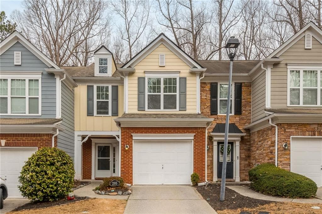 3 bedroom, 3 bathroom, 1,638 sq ft townhouse sold at 295 Kigian Trail, Woodstock, GA 30188