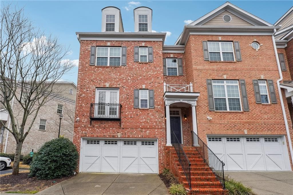 3 bedroom, 4 bathroom townhouse sold at 12892 Deer Park Lane, Alpharetta, GA 30004