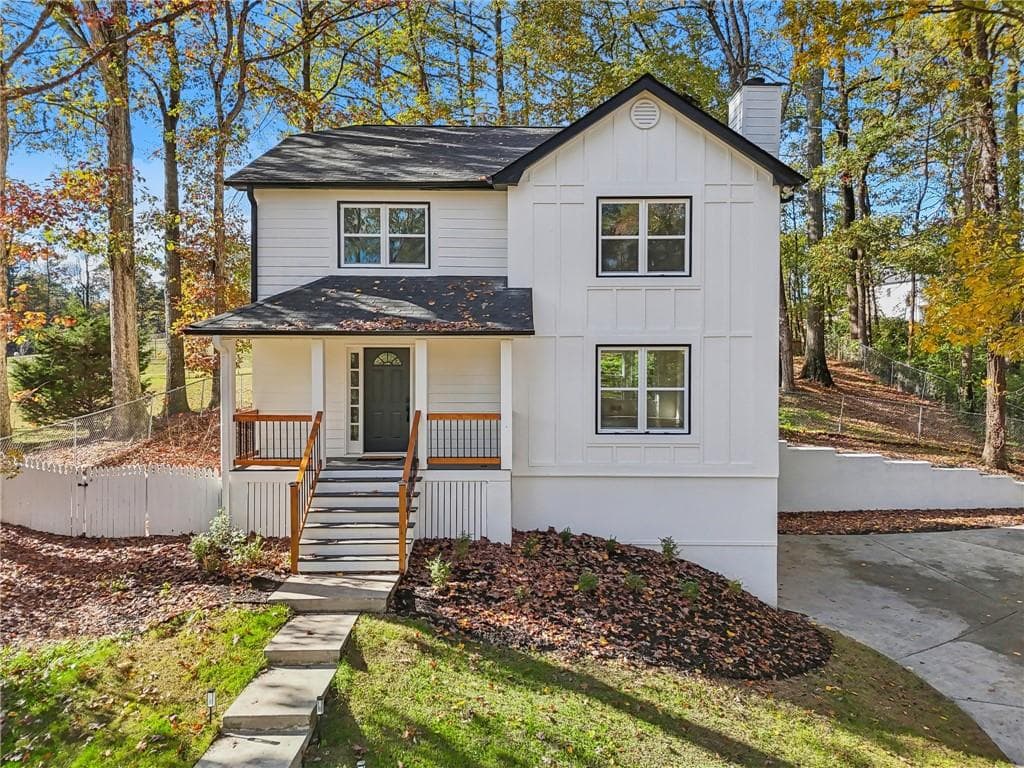 3 bedroom, 3 bathroom, 2,038 sq ft single family residence sold at 2190 Lakeway Drive, Dacula, GA 30019