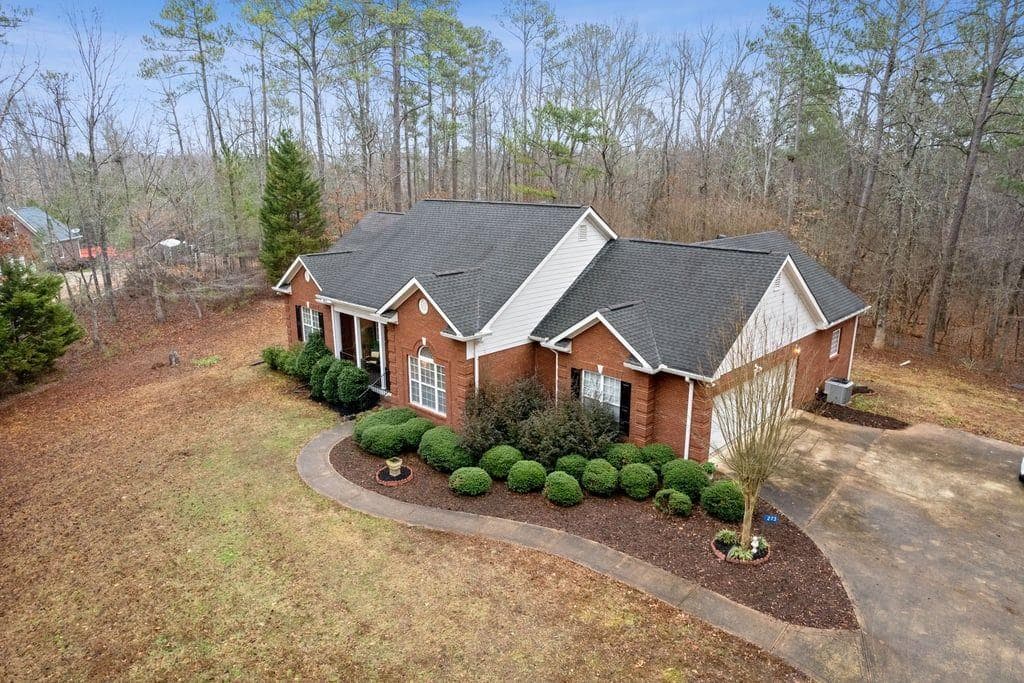 3 bedroom, 2 bathroom single family residence sold at 273 Griffin Mountain Trail Northeast, Conyers, GA 30013
