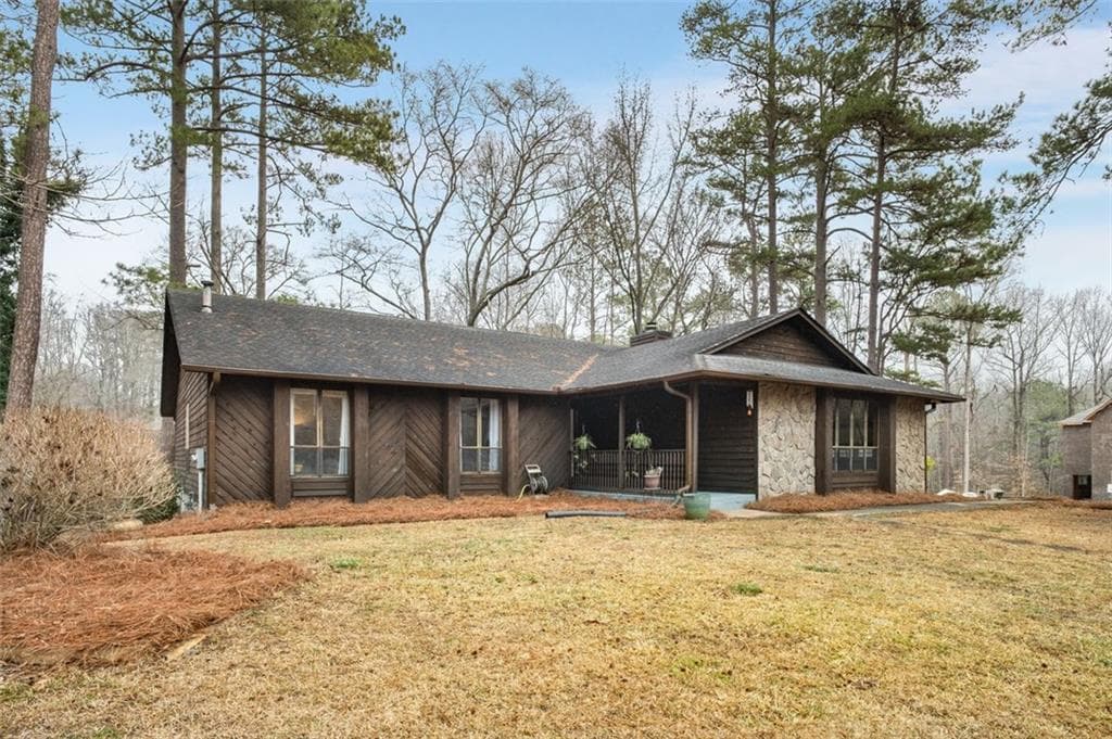 4 bedroom, 2 bathroom single family residence sold at 1723 Deer Run Drive, Conyers, GA 30094