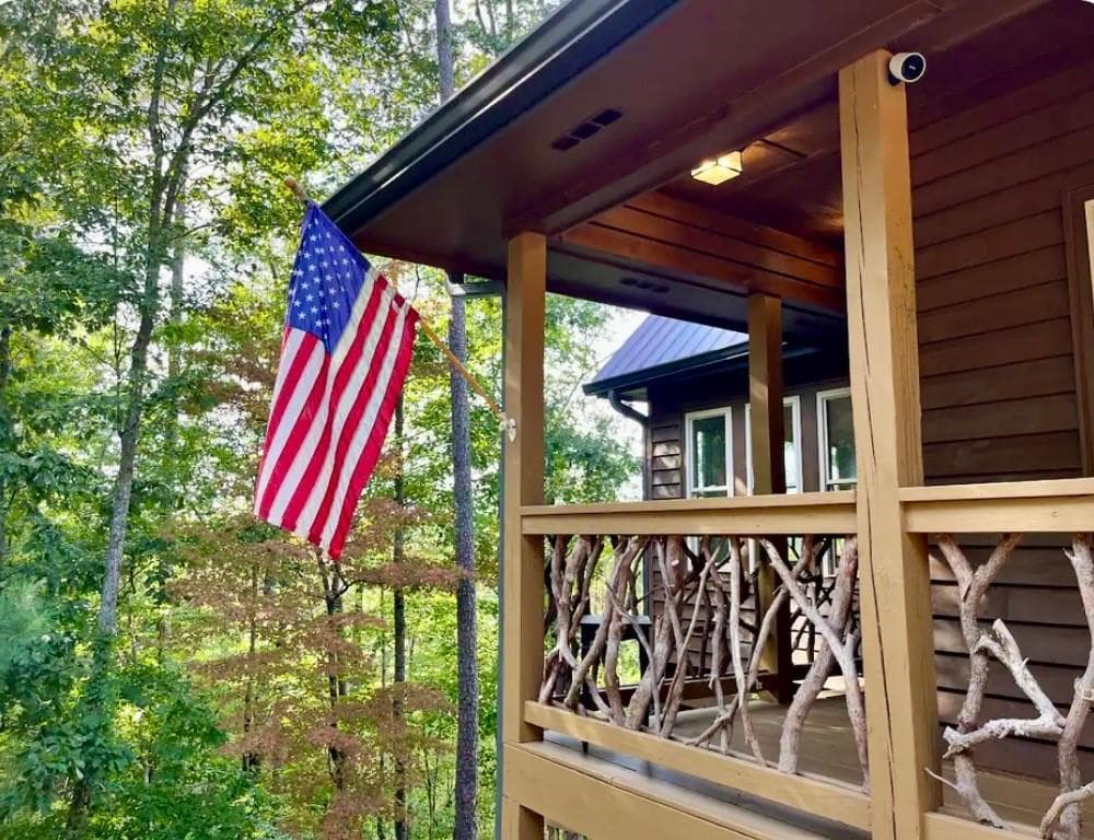 5 bedroom, 3 bathroom single family residence sold at 746 Myna Drive, Ellijay, GA 30540