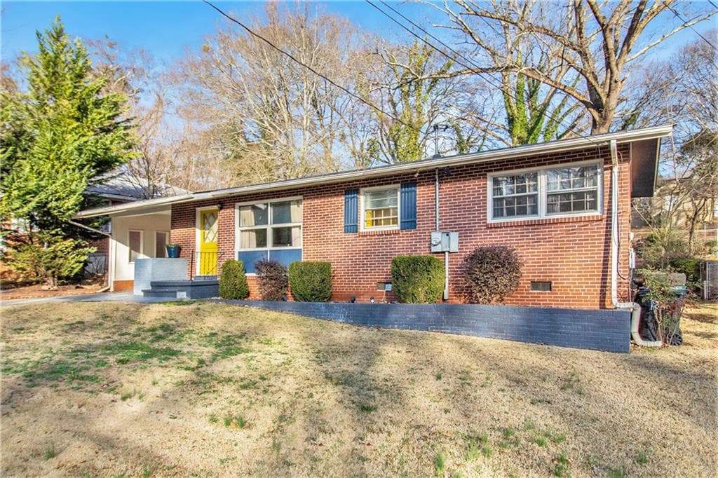 3 bedroom, 2 bathroom single family residence sold at 3076 Cloverhurst Drive, Atlanta, GA 30344
