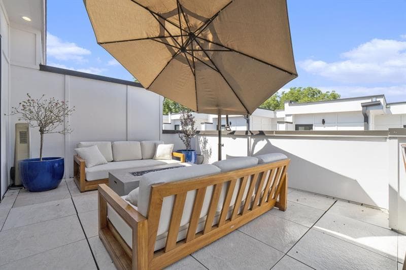 4 bedroom, 5 bathroom townhouse sold at 1145 Kirkwood Avenue 4, Atlanta, GA 30316