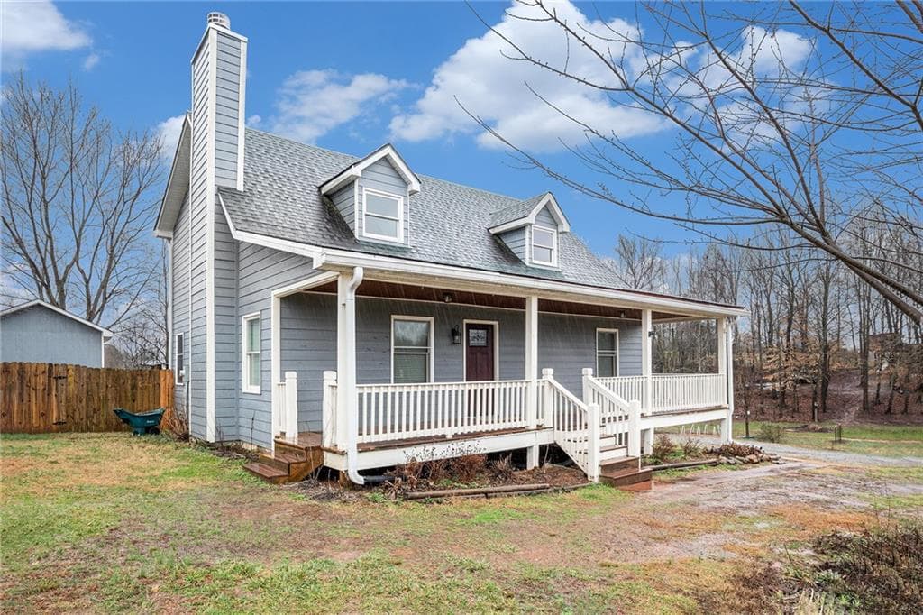3 bedroom, 2 bathroom single family residence sold at 401 Mary Davidson Drive, Cleveland, GA 30528