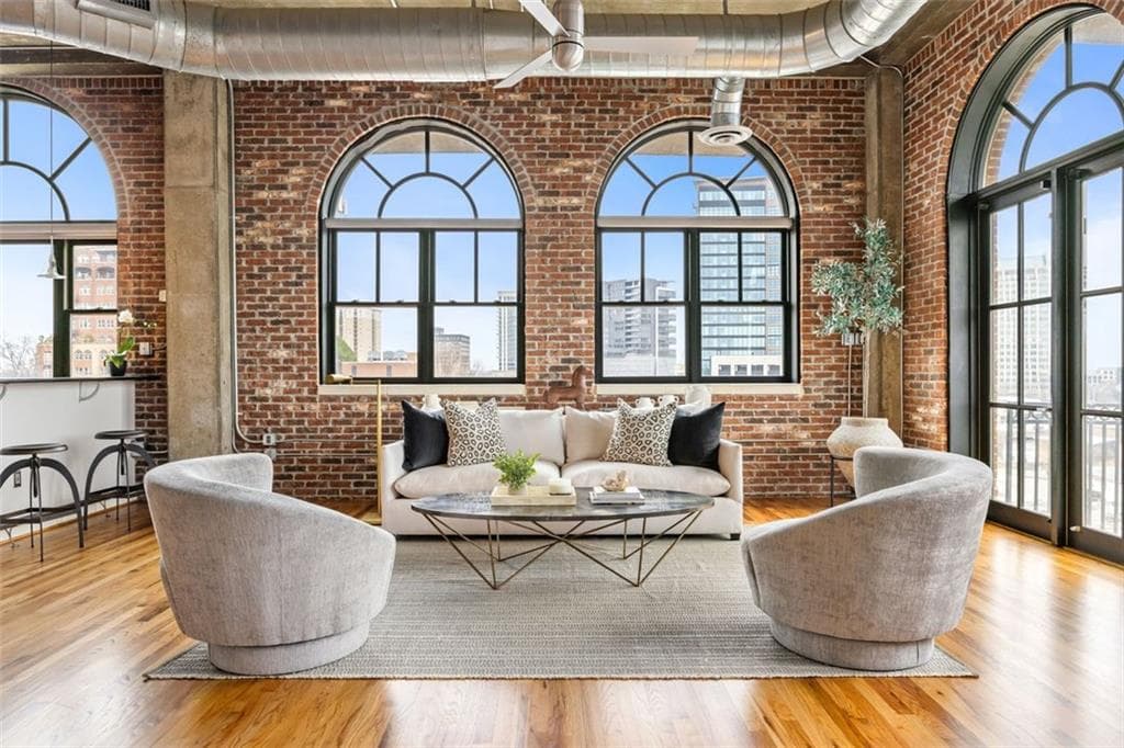 2 bedroom, 2 bathroom condominium sold at 3235 ROSWELL Road 917, Atlanta, GA 30305