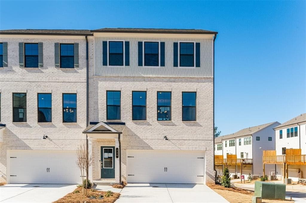 3 bedroom, 4 bathroom townhouse sold at 320 Oldvine Drive, Lawrenceville, GA 30044