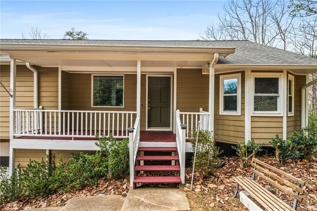 4 bedroom, 2 bathroom, 2,686 sq ft single family residence sold at 2749 Hawk Trace, Marietta, GA 30066