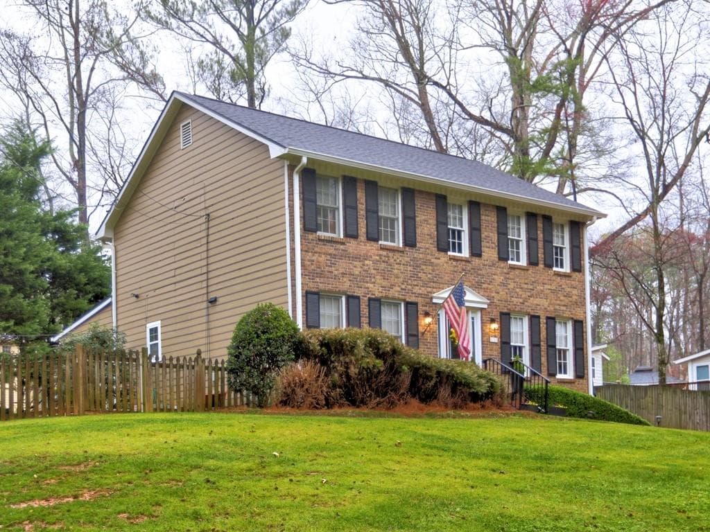 4 bedroom, 3 bathroom single family residence sold at 2751 Davis Road, Marietta, GA 30062