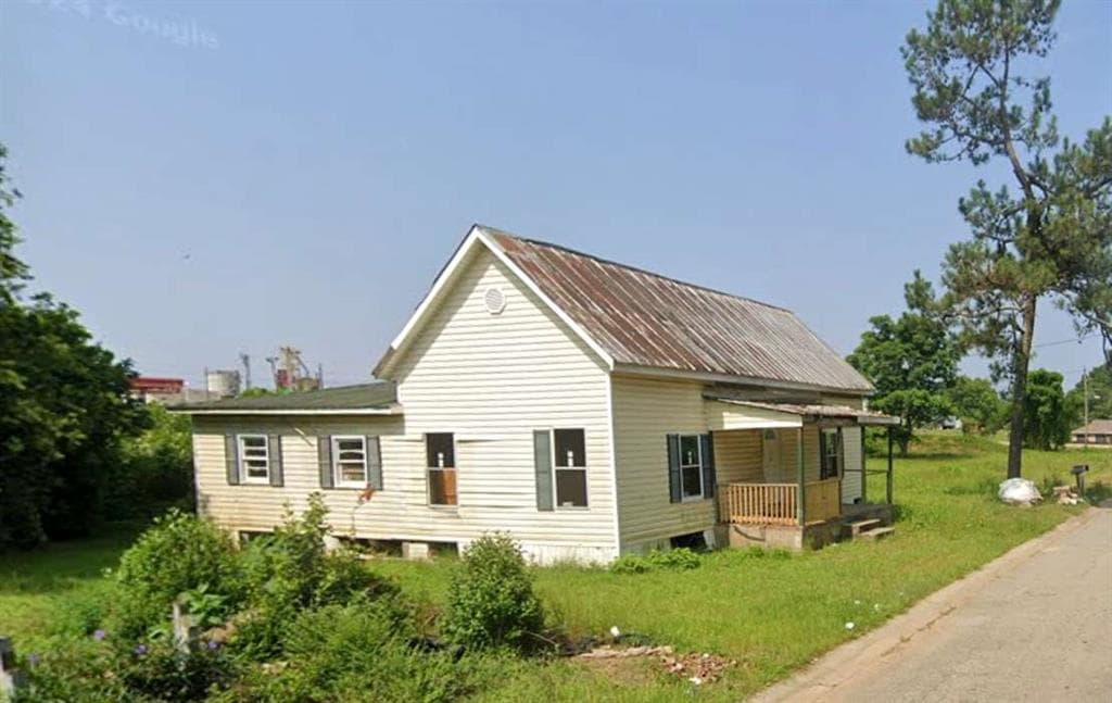 2 bedroom, 2 bathroom single family residence sold at 149 Porter Alley, Dawson, GA 39842