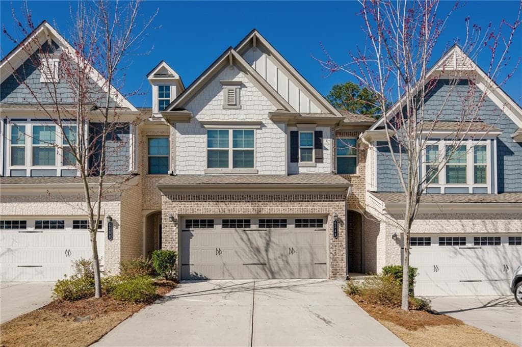 3 bedroom, 3 bathroom townhouse sold at 6248 Lanier Harbor Landing, Buford, GA 30518