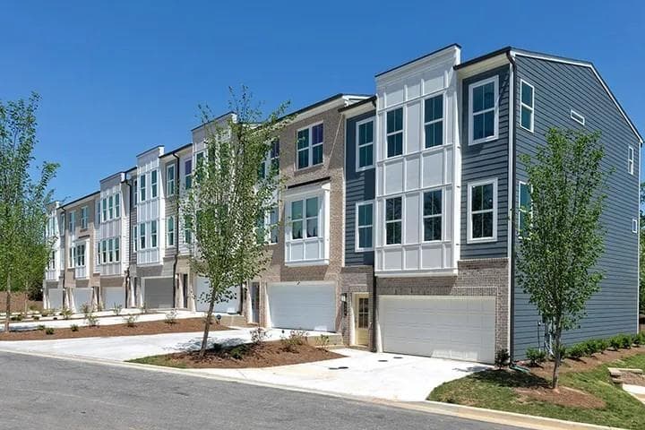 3 bedroom, 5 bathroom townhouse sold at 363 Skylar Way, Atlanta, GA 30315