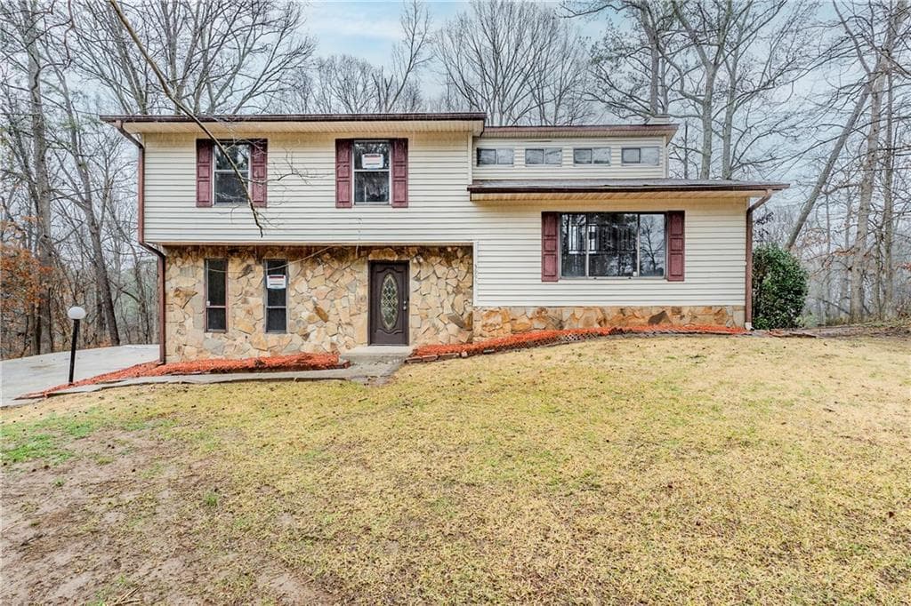 4 bedroom, 4 bathroom single family residence sold at 3998 Chimney Ridge Drive, Ellenwood, GA 30294