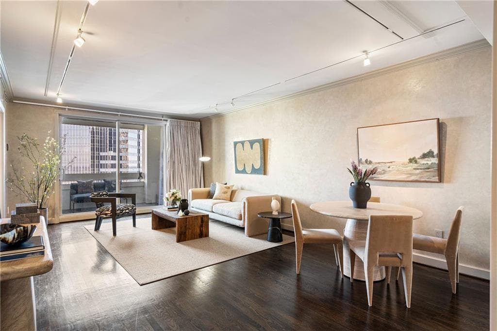 1 bedroom, 1 bathroom condominium sold at 75 14th Street 3640, Atlanta, GA 30309
