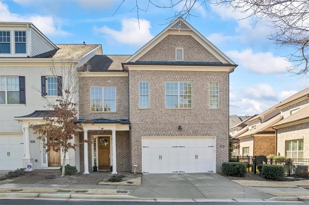 3 bedroom, 3 bathroom, 2,810 sq ft townhouse sold at 3735 DUKE RESERVE Circle, Peachtree Corners, GA 30092