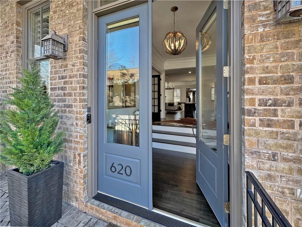 3 bedroom, 5 bathroom townhouse sold at 620 Camp Avenue, Roswell, GA 30075