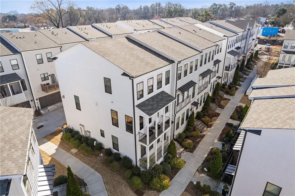3 bedroom, 4 bathroom townhouse sold at 1756 Morningtide Lane, Atlanta, GA 30324
