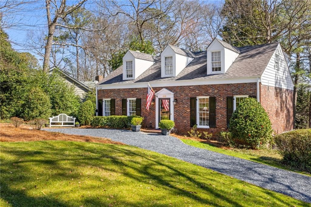 3 bedroom, 3 bathroom single family residence sold at 6785 Wright Road, Atlanta, GA 30328