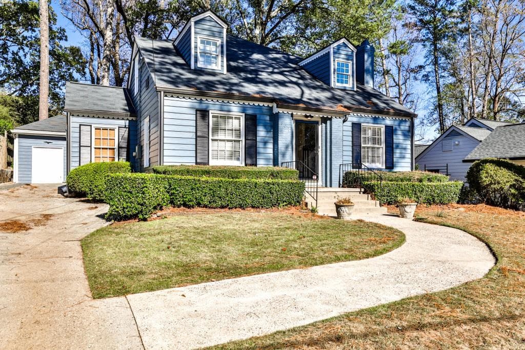 5 bedroom, 2 bathroom single family residence sold at 807 Longwood Drive, Atlanta, GA 30305