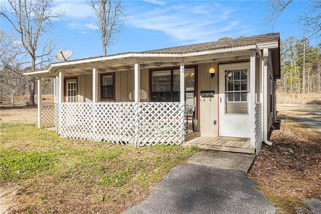 3 bedroom, 3 bathroom single family residence sold at 931 Highway 92, Fayetteville, GA 30214