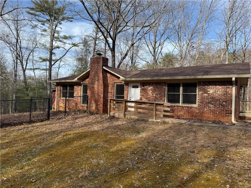 3 bedroom, 2 bathroom single family residence sold at 132 Welch Circle, Dahlonega, GA 30533
