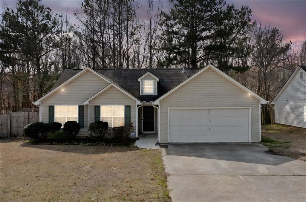 3 bedroom, 2 bathroom single family residence sold at 10519 Crabtree Drive, Jonesboro, GA 30238