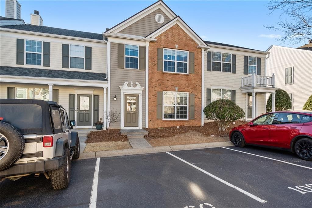 3 bedroom, 3 bathroom townhouse sold at 1060 Prestwyck Court, Alpharetta, GA 30004
