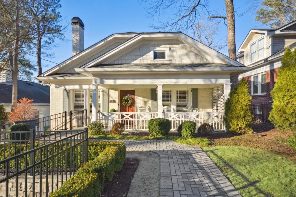 4 bedroom, 3 bathroom, 2,935 sq ft single family residence sold at 126 Ridgeland Way, Atlanta, GA 30305