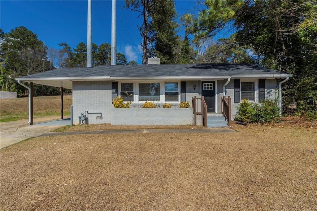 3 bedroom, 1 bathroom, 1,232 sq ft single family residence sold at 1925 Campbellton Road, Atlanta, GA 30311