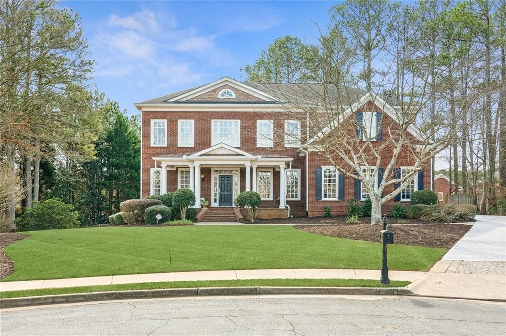 8 bedroom, 5 bathroom single family residence sold at 4728 Toms Court, Suwanee, GA 30024