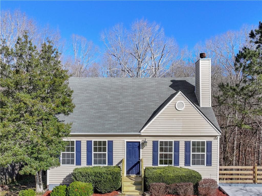 3 bedroom, 2 bathroom single family residence sold at 6238 Grand Fox Circle, Flowery Branch, GA 30542