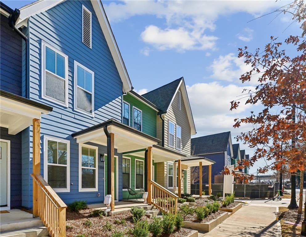 2 bedroom, 3 bathroom townhouse sold at 1095 Tucker Avenue 106, Atlanta, GA 30310