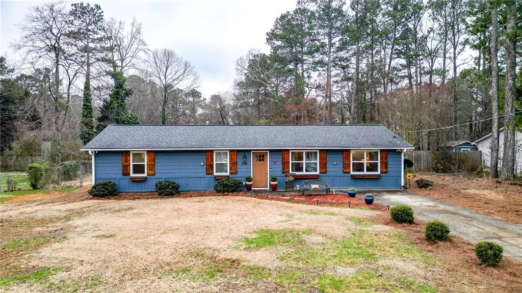 3 bedroom, 1 bathroom single family residence sold at 3653 Memorial Parkway, Kennesaw, GA 30152