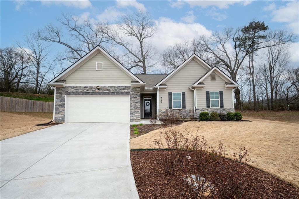 524 McGinnis Circle, Calhoun, GA 30701 — most recent listing photo