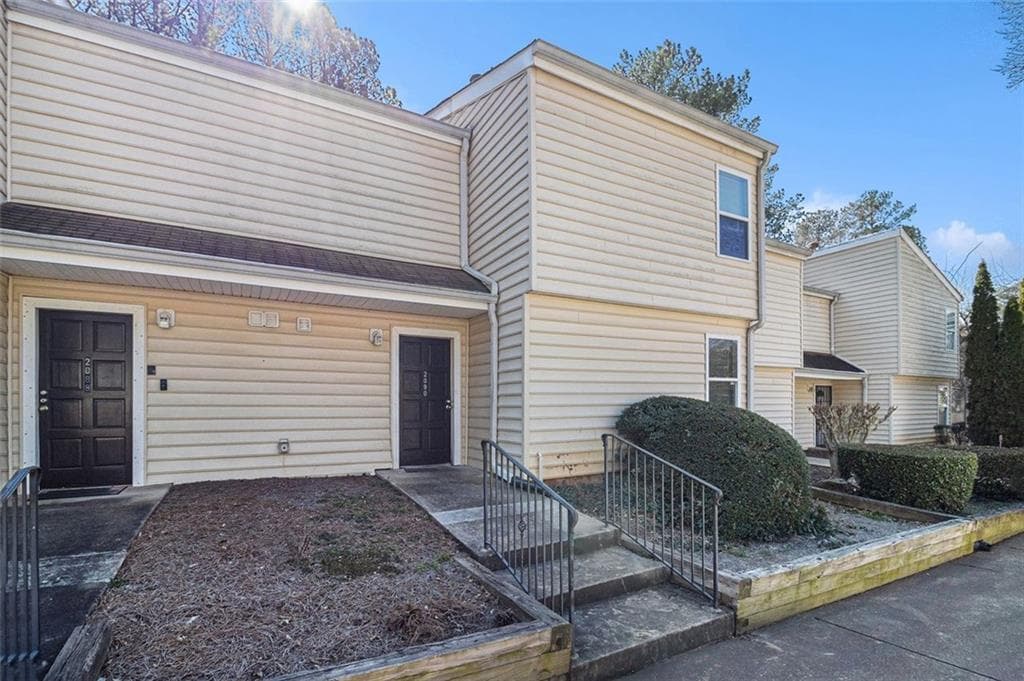 4 bedroom, 3 bathroom townhouse sold at 2090 OAK PARK Lane, Decatur, GA 30032